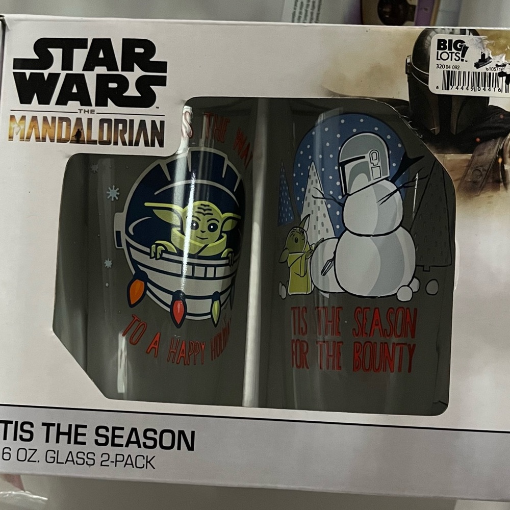 Nib 16oz glass mandalorian greeting Christmas design